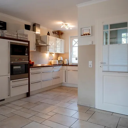 Haus Ostseezwilling 2 * Zingst